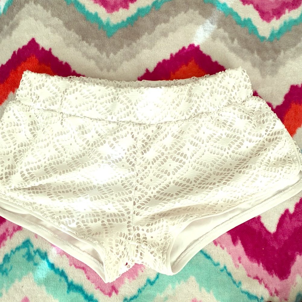 Lace white shorts